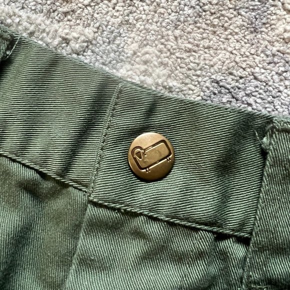 Vintage Woolrich Women's Green Cargo Shorts - Picture 2 of 4